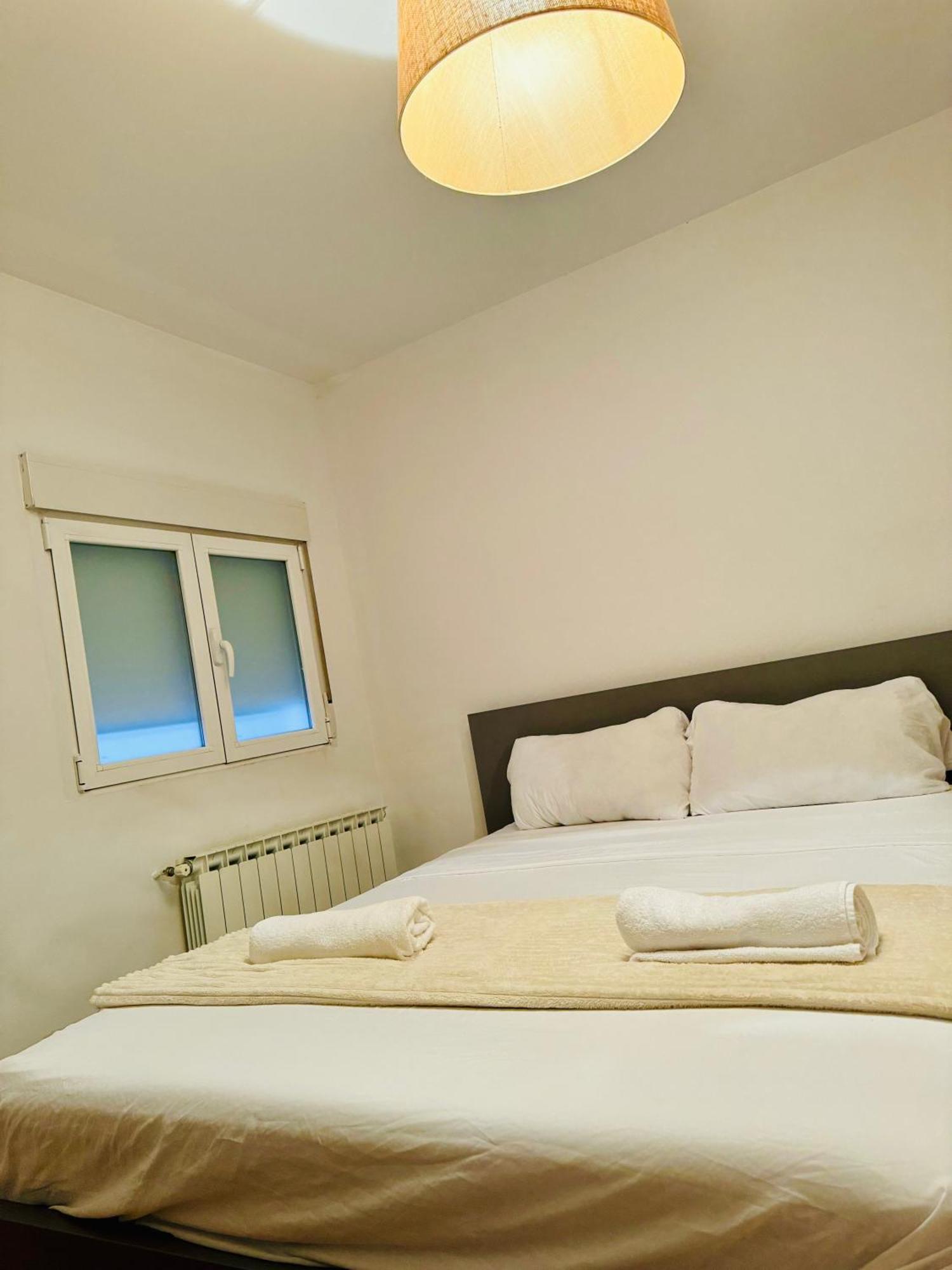 Apartamento Pisos Familiares Barajas Madrid Exterior foto